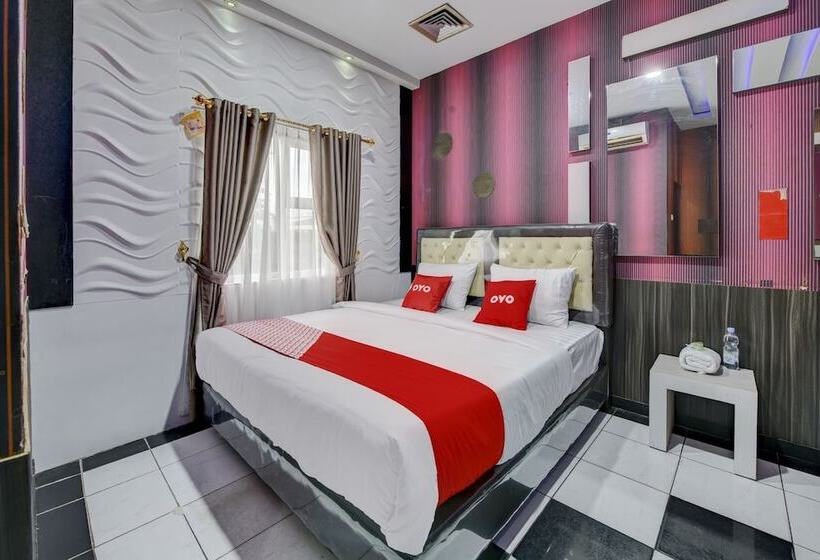 هتل Oyo 4010 Zaara Guest House Syariah