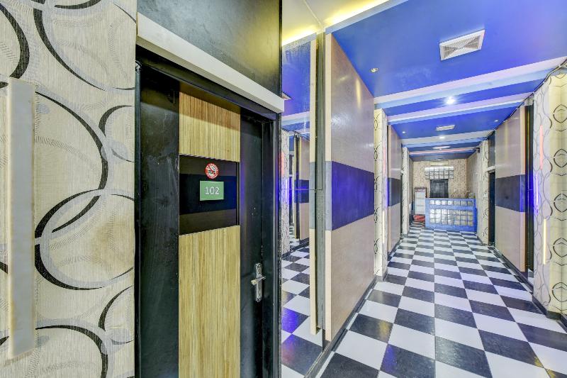 هتل Oyo 4010 Zaara Guest House Syariah