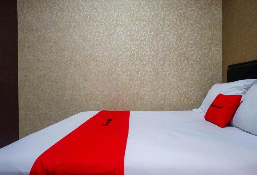 هتل Reddoorz Syariah Near Pltu Cilacap