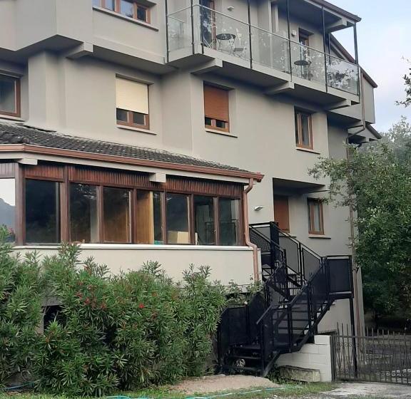 펜션 Hostal Rural Aritzalko