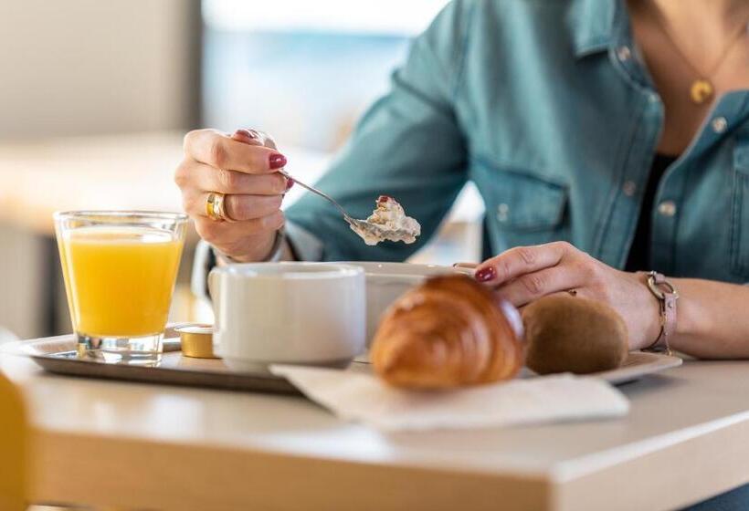 B&b Hotel Troyes Magasins D Usine