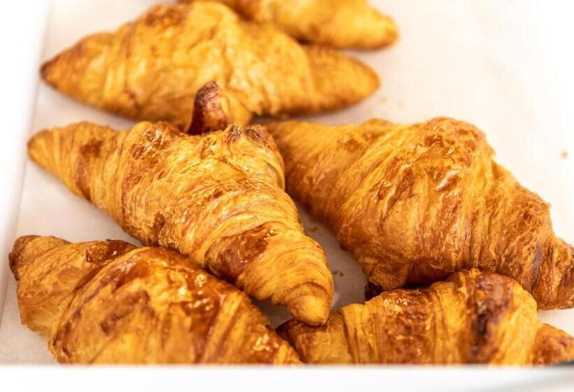 B&b Hotel Troyes Magasins D Usine