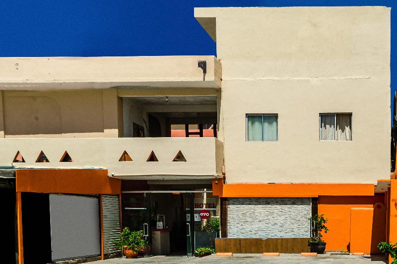 فندق Oyo  Cabo Del Sur