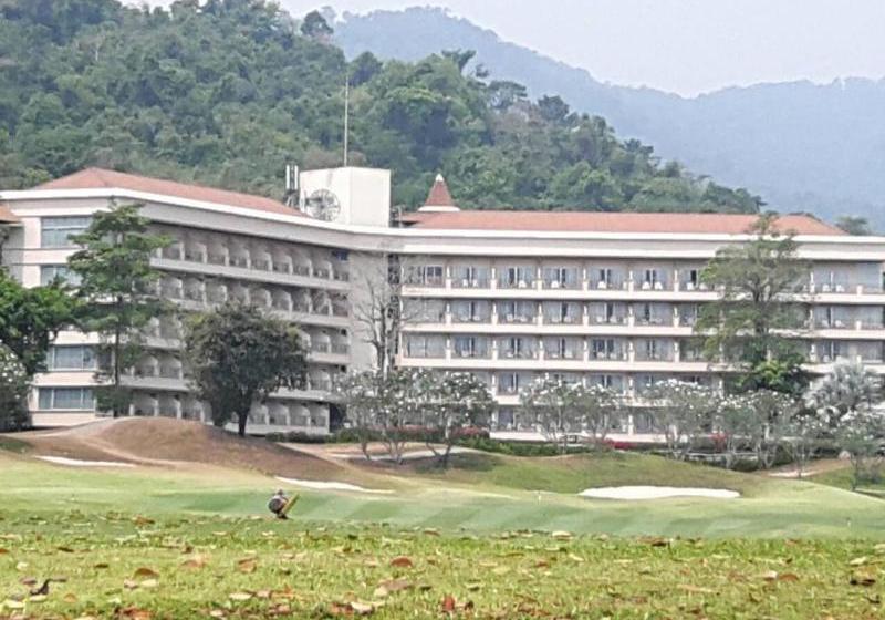 Отель Royal Hills Golf Resort & Spa