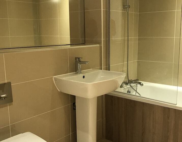 پانسیون Greens End House