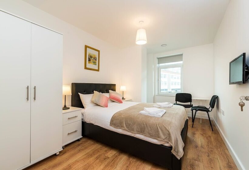 پانسیون Greens End House