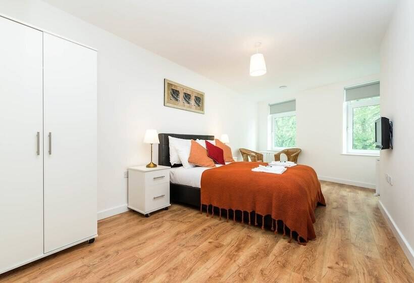 پانسیون Greens End House