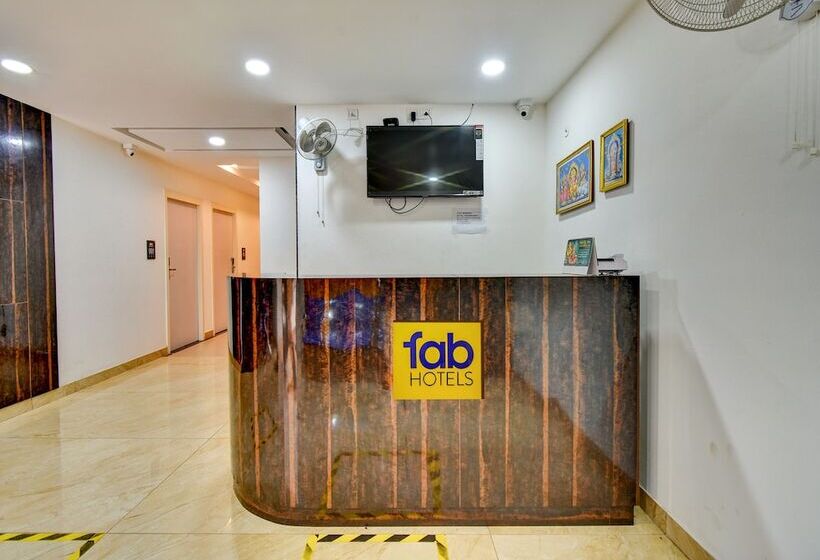 هتل Fabexpress Pas Residency   Nr Marina Beach & Mahatma Gandhi Monument