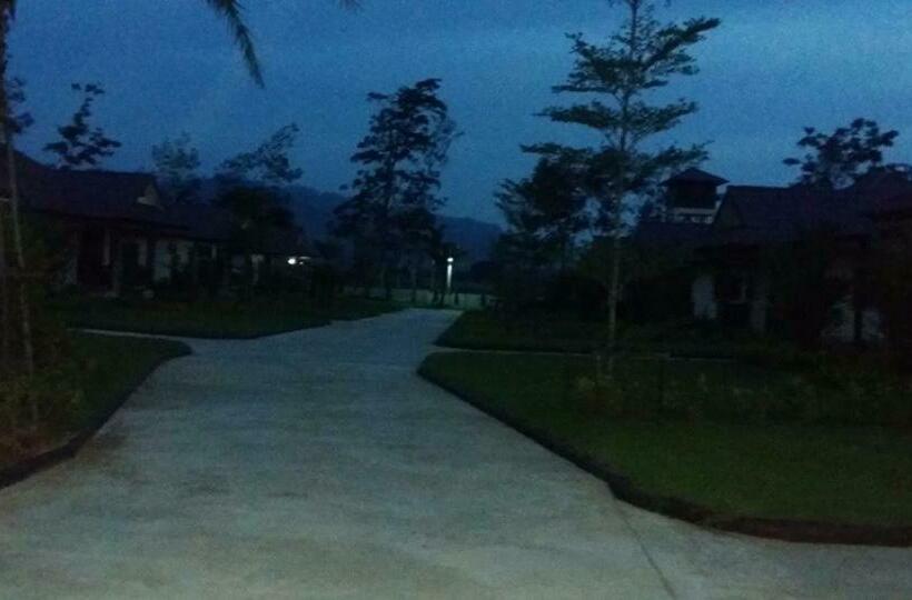 استراحتگاه Dachatorn Village