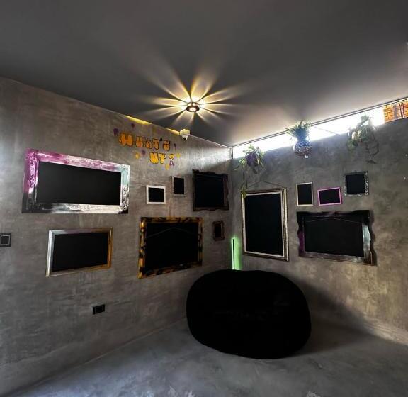 هاستل Urban Hostal San Gil  Piscina Restaurante Bar