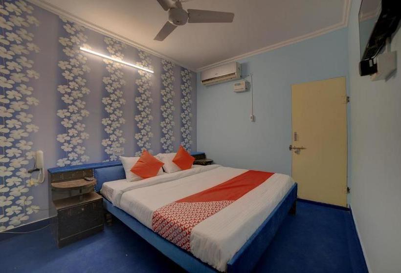 فندق Oyo 28453 Meenu Inn