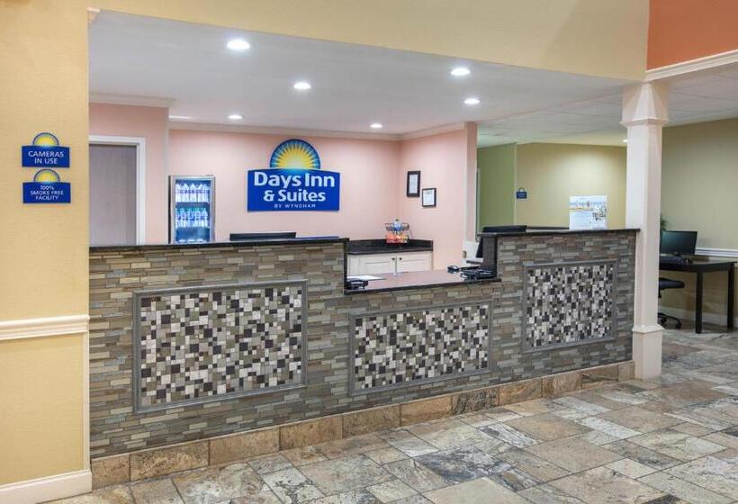 בית מלון כפרי Days Inn & Suites By Wyndham Florence/jackson Area