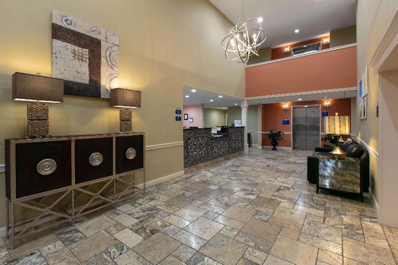 בית מלון כפרי Days Inn & Suites By Wyndham Florence/jackson Area