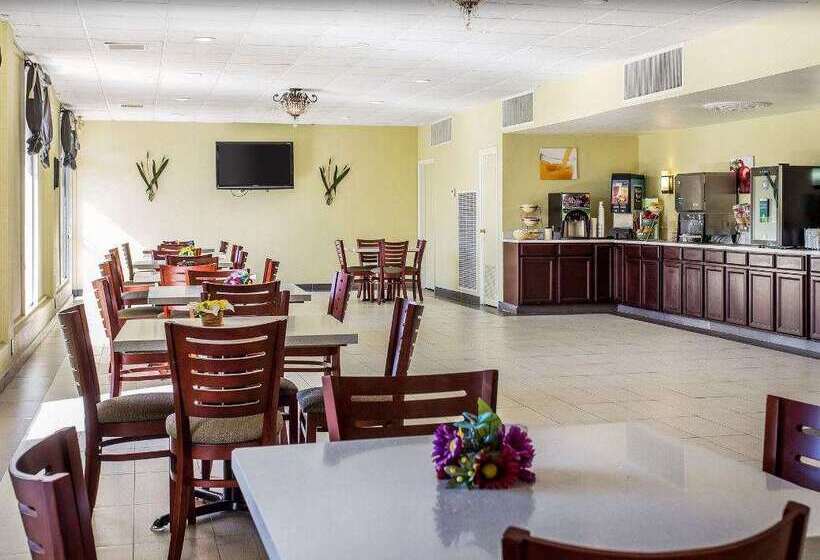 בית מלון כפרי Baymont By Wyndham Walterboro