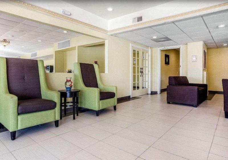 בית מלון כפרי Baymont By Wyndham Walterboro