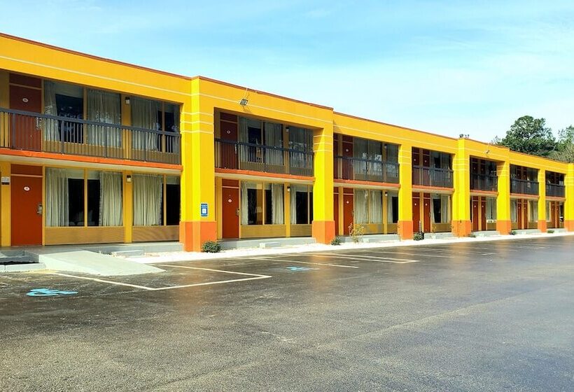 בית מלון כפרי Baymont By Wyndham Walterboro