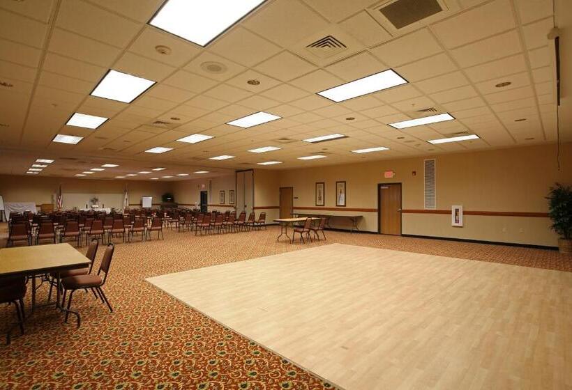 Boarders Inn & Suites By Cobblestone Hotels   Shawano