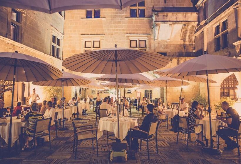ホテル Chateau Des Ducs De Joyeuse