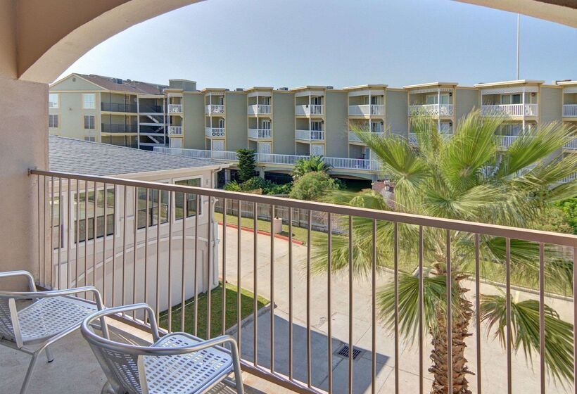 هتل Spark By Hilton Galveston