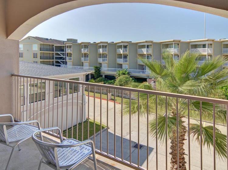 هتل Spark By Hilton Galveston