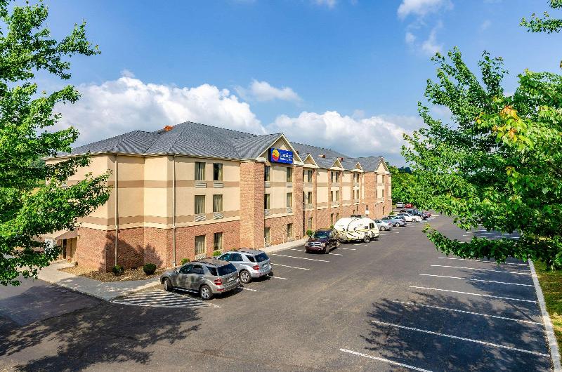 Отель Comfort Inn & Suites Christiansburg I 81