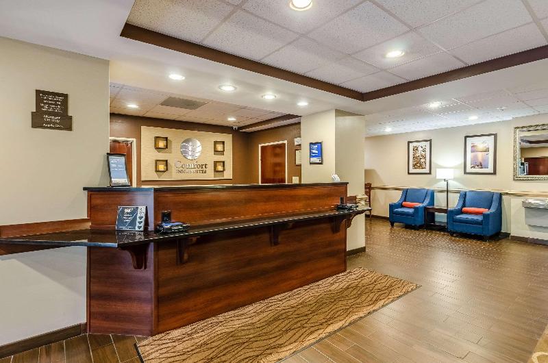 Отель Comfort Inn & Suites Christiansburg I 81