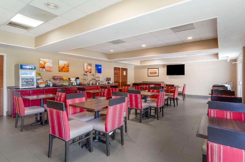 Отель Comfort Inn & Suites Christiansburg I 81