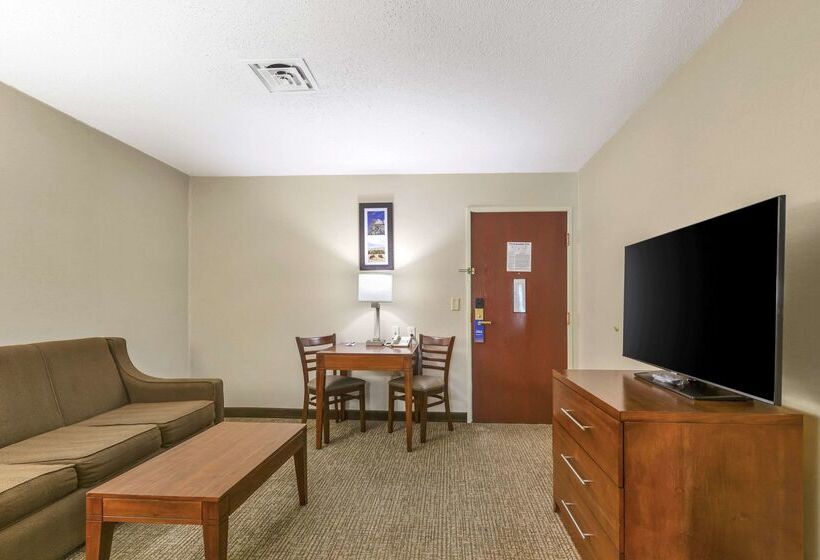 هتل Comfort Inn & Suites