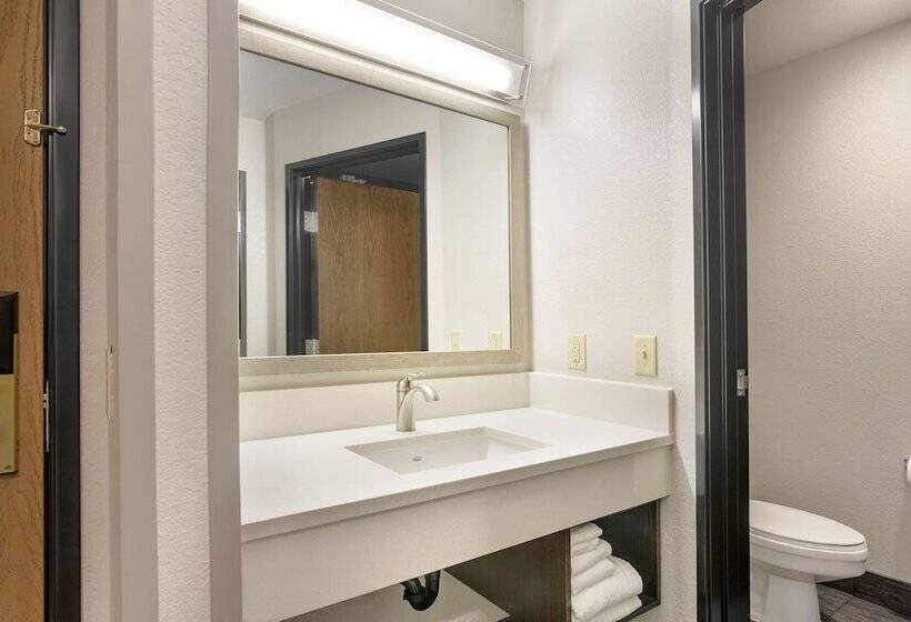 호텔 Comfort Inn & Suites Tualatin  Lake Oswego South