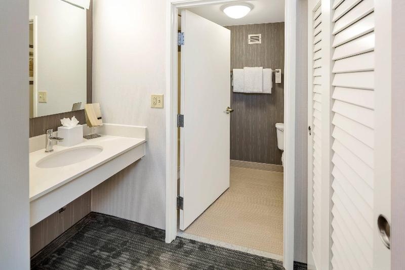 هتل Courtyard By Marriott Bryan College Station