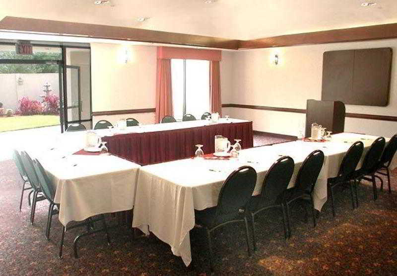 فندق Courtyard by Marriott Atlanta Six Flags