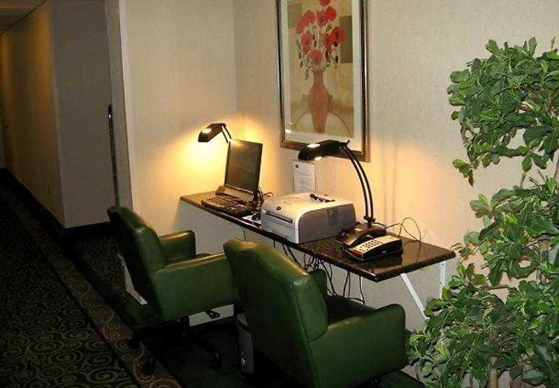 فندق Courtyard by Marriott Atlanta Six Flags