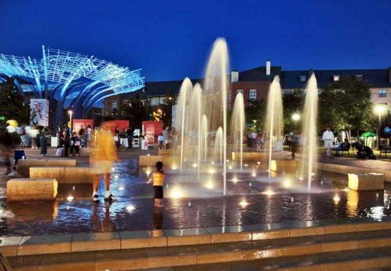 هتل Courtyard Dallas Addison Quorum Drive