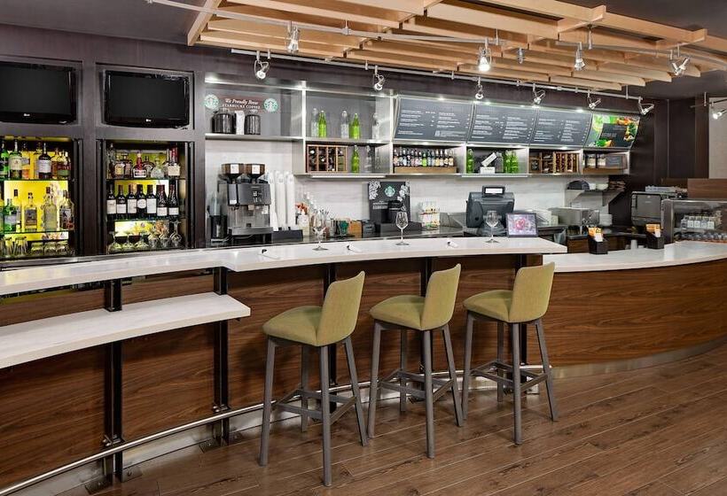 هتل Courtyard Dallas Addison Quorum Drive