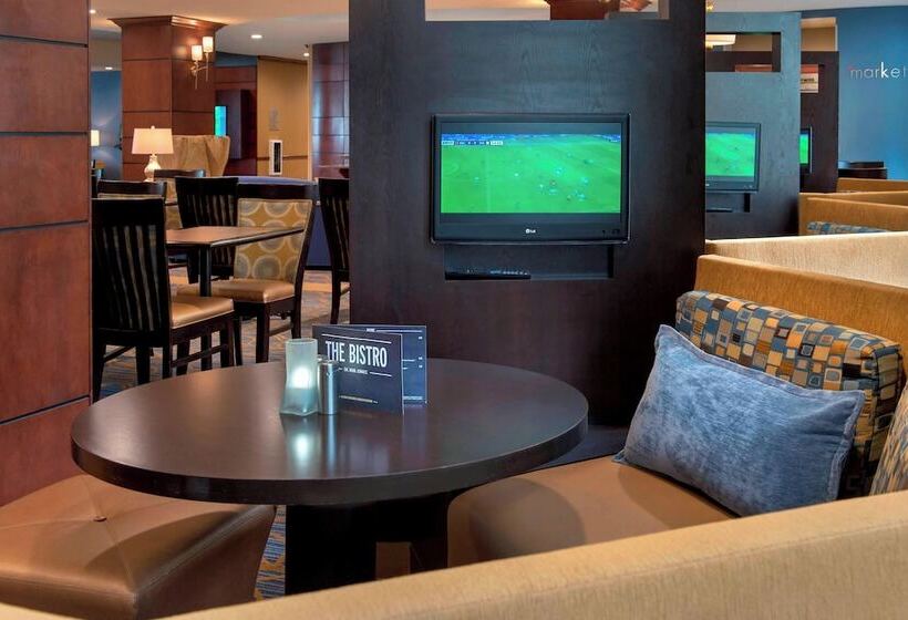 هتل Courtyard By Marriott Saratoga Springs