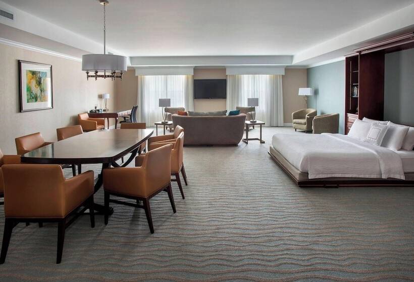 هتل Courtyard By Marriott Saratoga Springs
