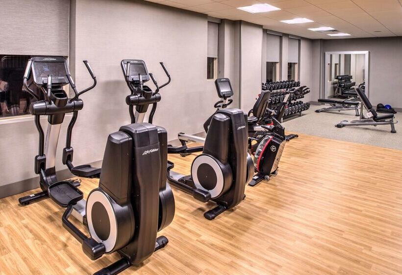 فندق Doubletree By Hilton Utica