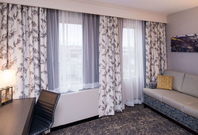 فندق Doubletree By Hilton Utica