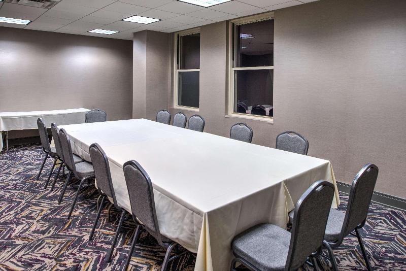 فندق Doubletree By Hilton Utica