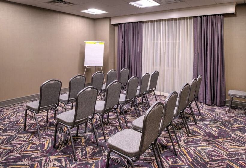 فندق Doubletree By Hilton Utica