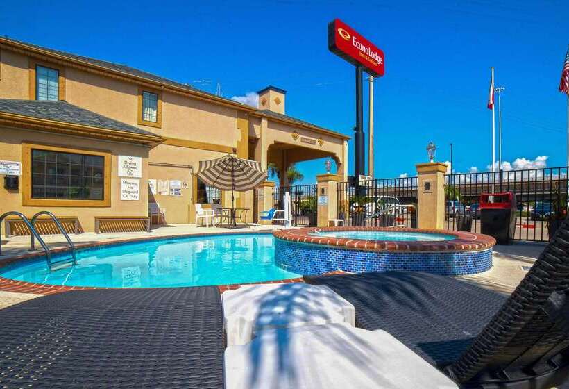 هتل Econo Lodge Inn & Suites Corpus Christi