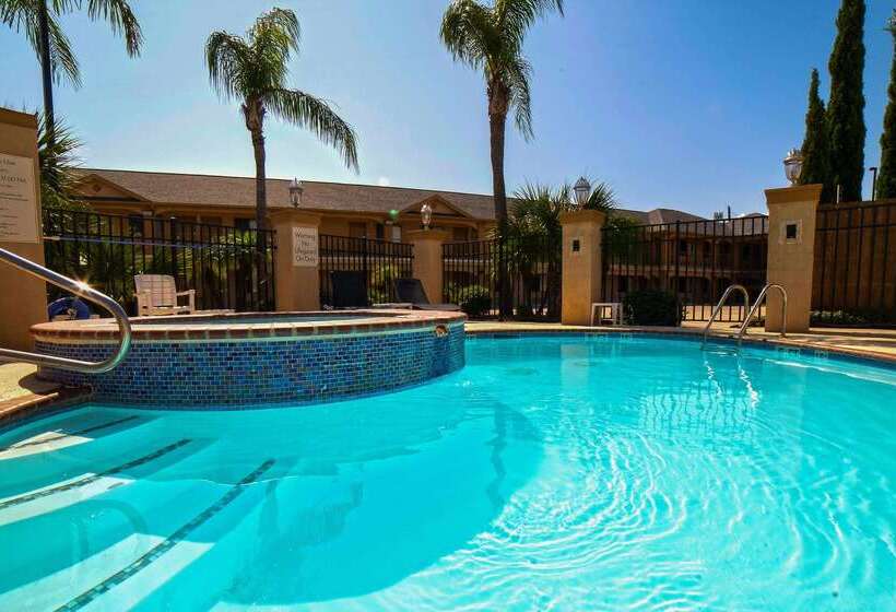 هتل Econo Lodge Inn & Suites Corpus Christi