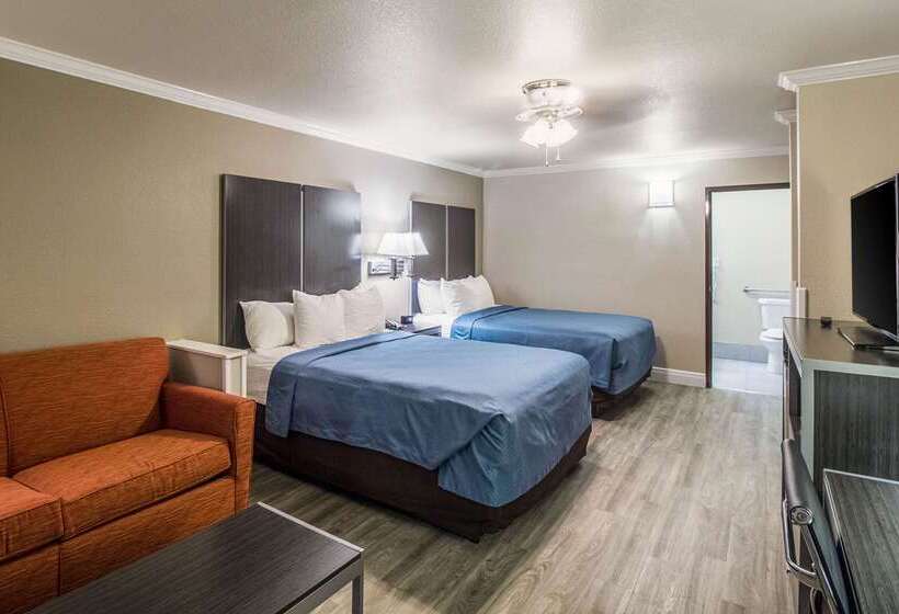 هتل Econo Lodge Inn & Suites Corpus Christi