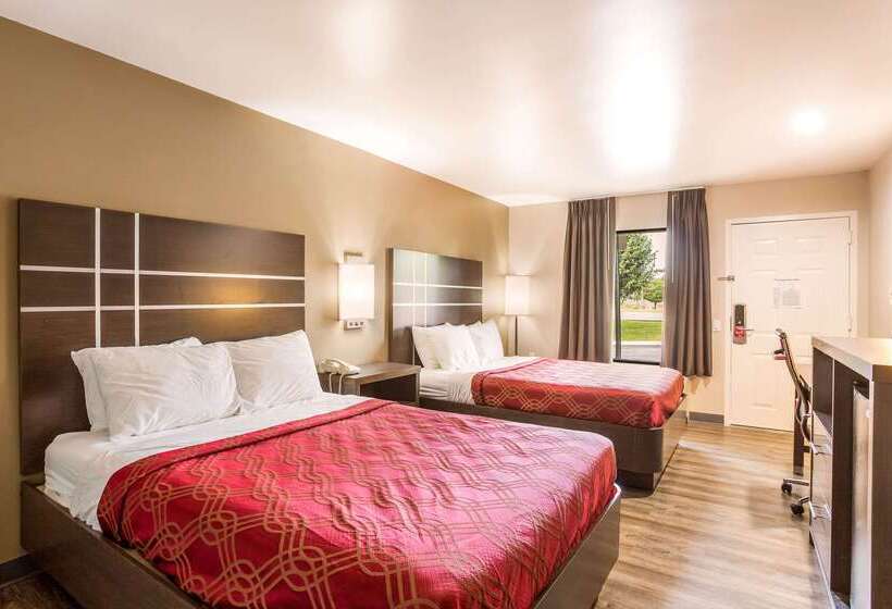 فندق Econo Lodge  Inn & Suites