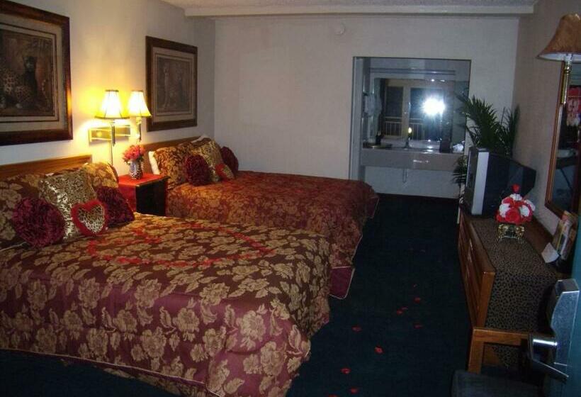 בית מלון כפרי Express Inn And Suites