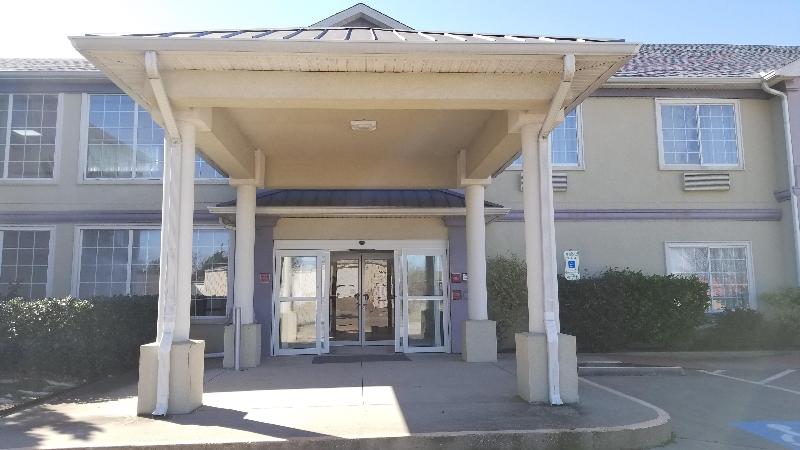 هتل Fairbridge Inn & Suites Cleburne