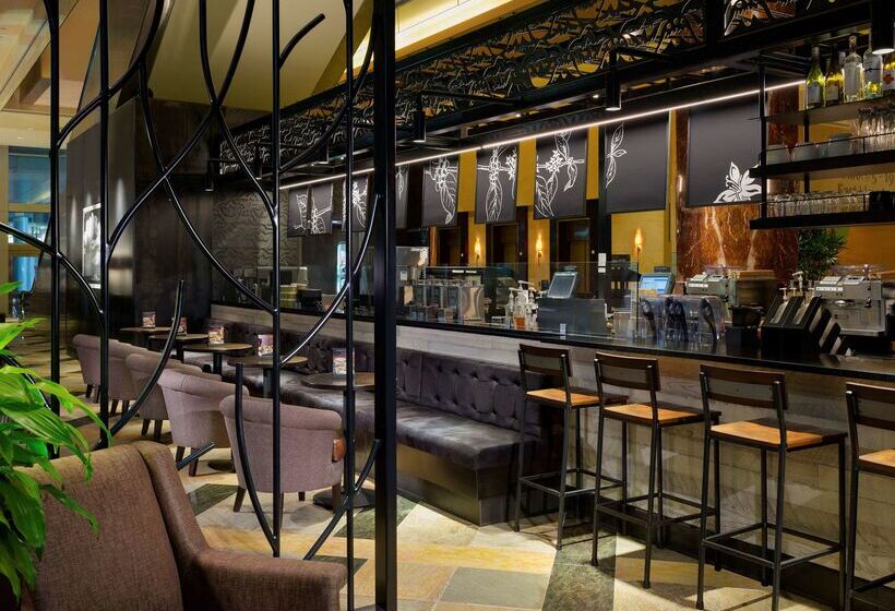 هتل Hilton Americashouston