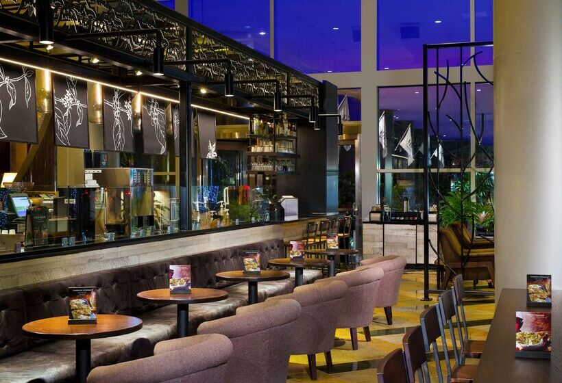 هتل Hilton Americashouston