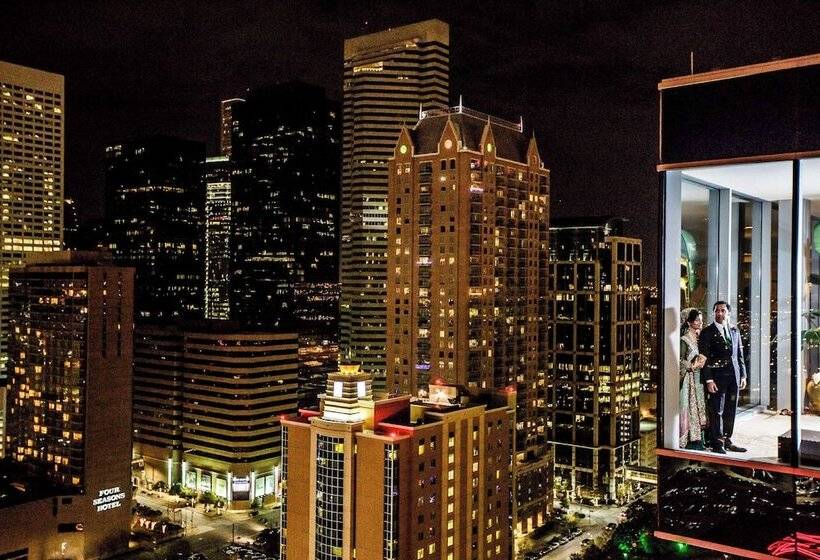 هتل Hilton Americashouston