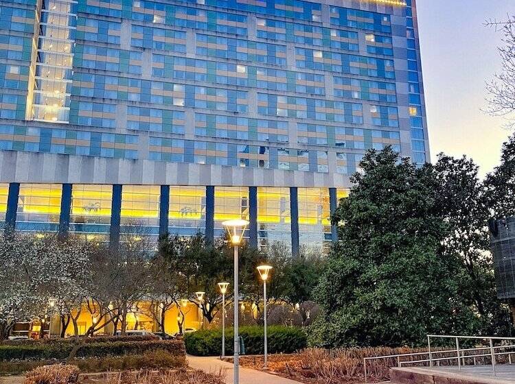 هتل Hilton Americashouston